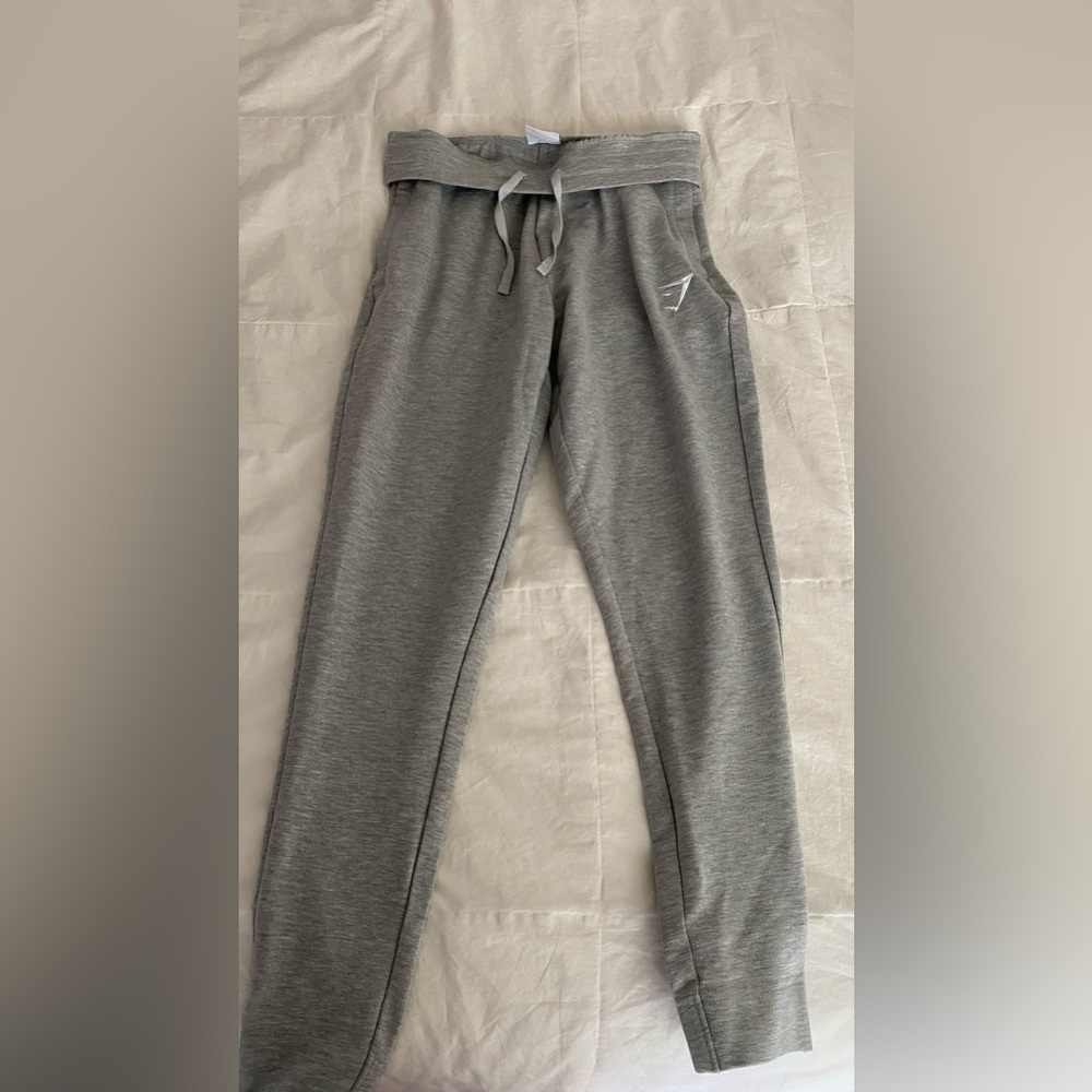 Light gray men’s gymshark joggers, size XS